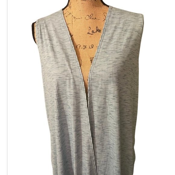 LuLaRoe Joy Vest - Picture 2 of 6